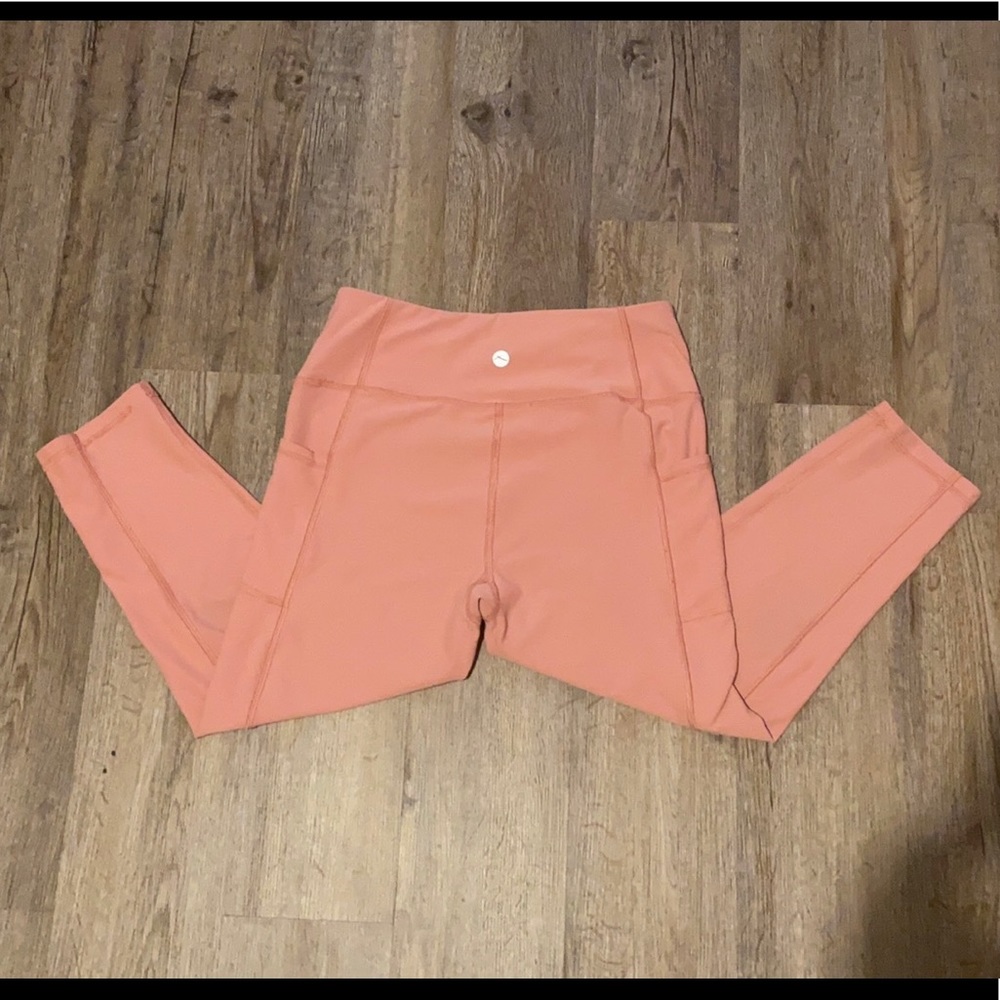 Peach leggings with pockets